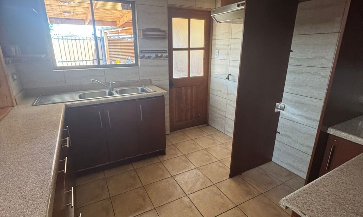 WhatsApp Image 2025-10-10 at 15.57.52 (1)