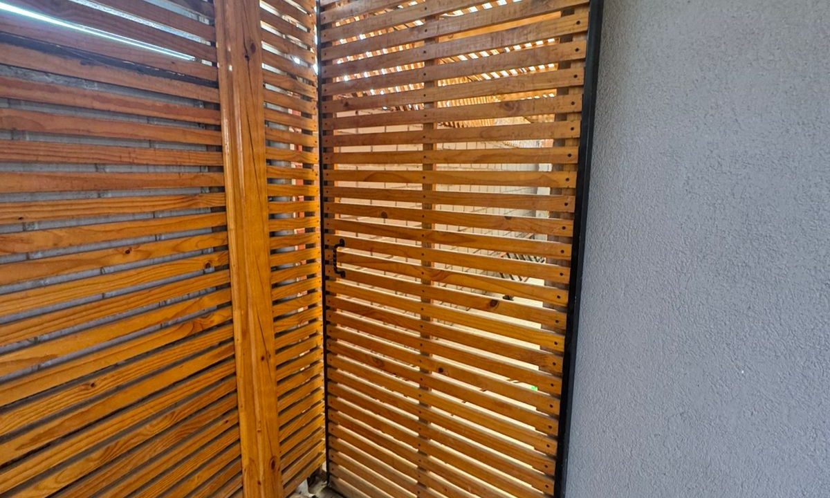 WhatsApp Image 2025-10-10 at 15.57.53 (2)