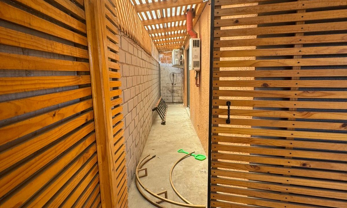 WhatsApp Image 2025-10-10 at 15.57.54